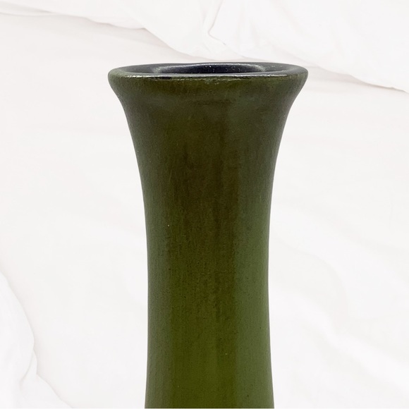 Vintage Mid Century Modern Avocado Green Royal Haeger Vase - Picture 5 of 8